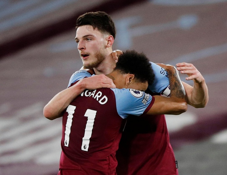 Eternal Fire , Falcons , 3DMAX , 和 Virtus.pro 现在距离 PGL Cluj-Napoca 2025 的季后赛仅一步之遥