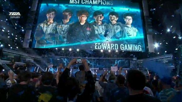 为什么EDG季后赛对阵FPX打野不上Jiejie？