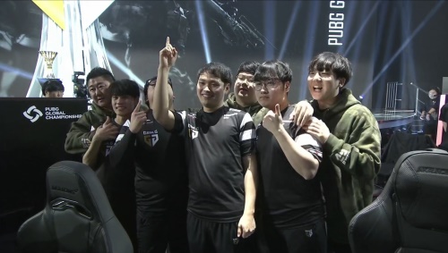 外媒统计LEC前两周部分数据：KC下路KDA第一分均输出第二